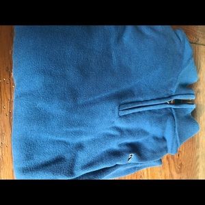 Vineyard Vine sweater
